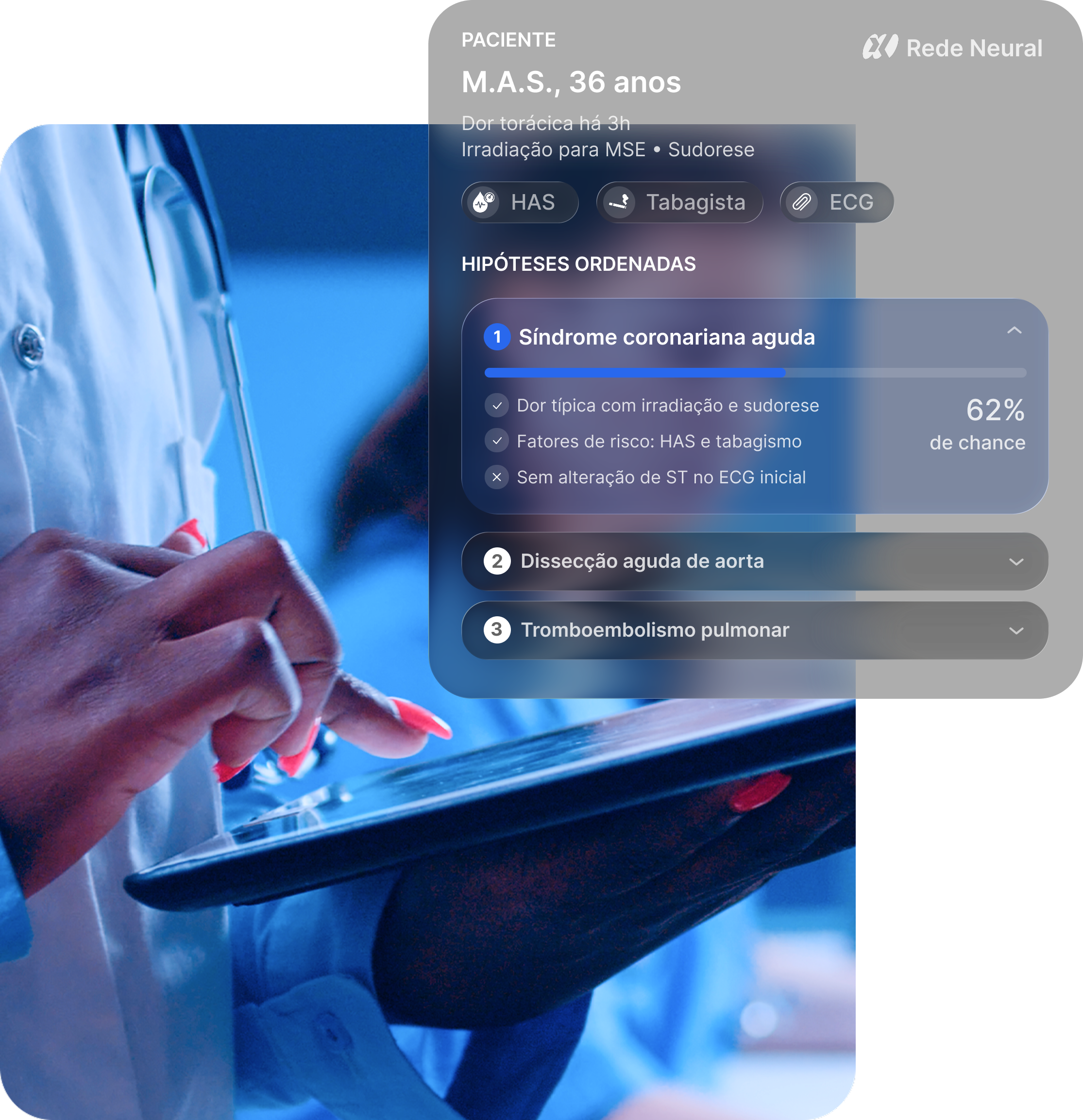 Médica usando tablet com a Rede Neural Kyon: paciente M.A.S., 36 anos, e hipóteses ordenadas, com síndrome coronariana aguda em primeiro e os achados a favor e contra